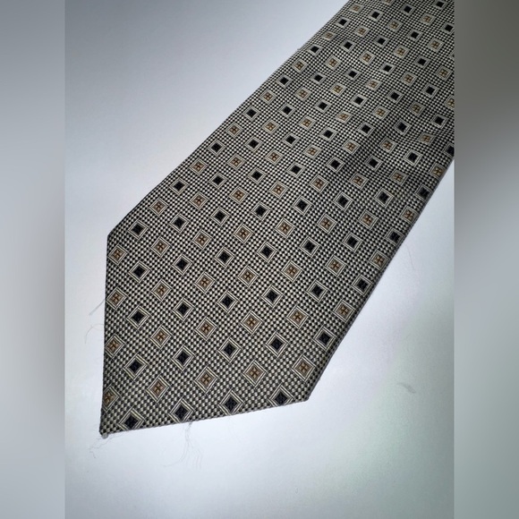 Bergamo New York Cream/black square Men's Tie 4" x 62” silk - Picture 1 of 5